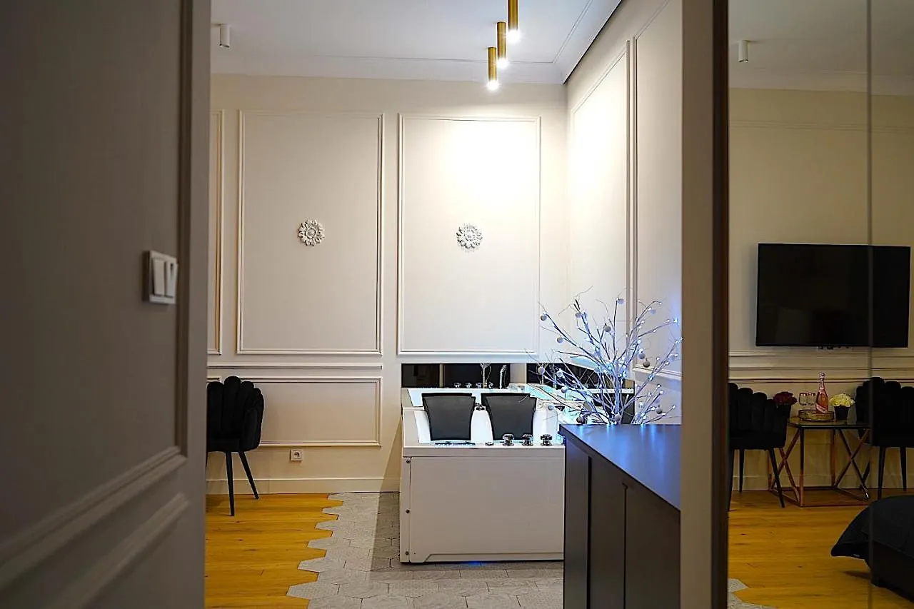 Magical Jacuzzi Apartment Cracovia