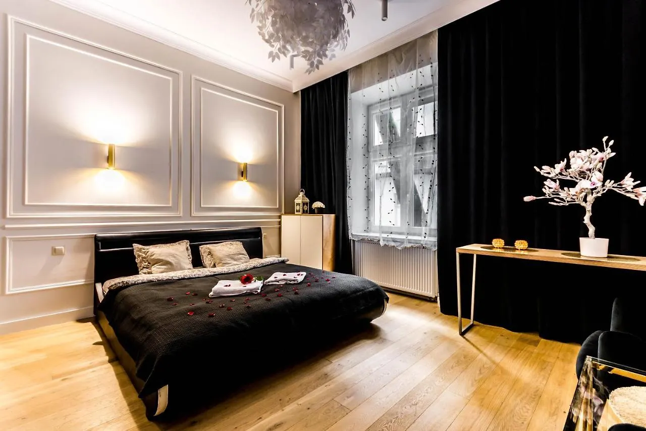 Magical Jacuzzi Apartment Cracovia