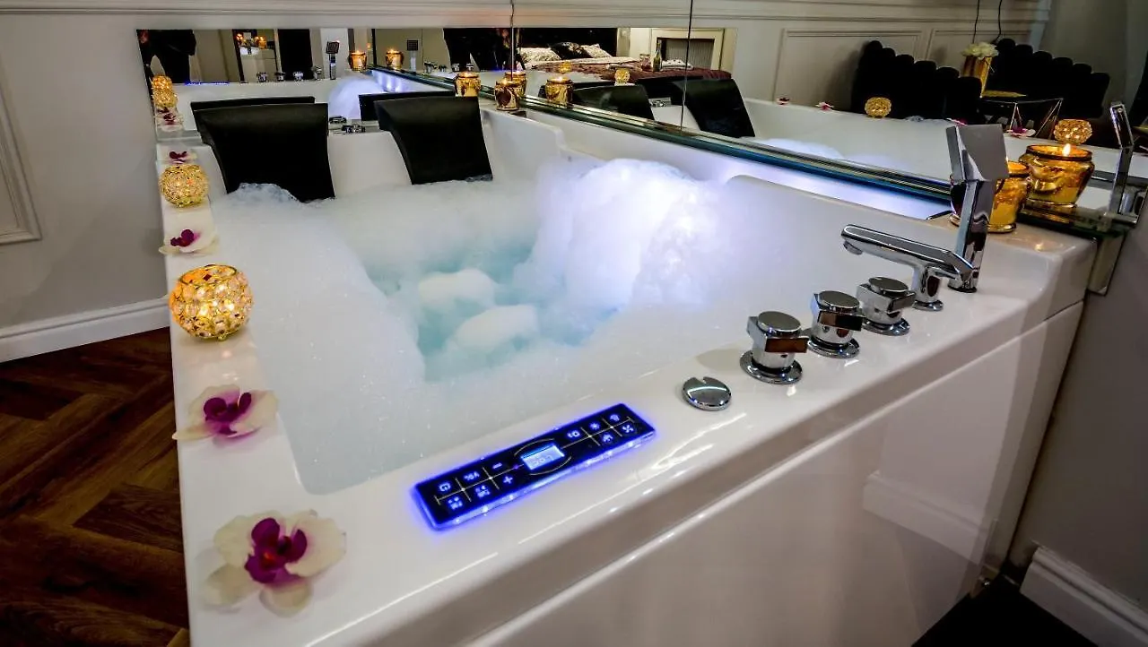 Magical Jacuzzi Apartment Cracovia