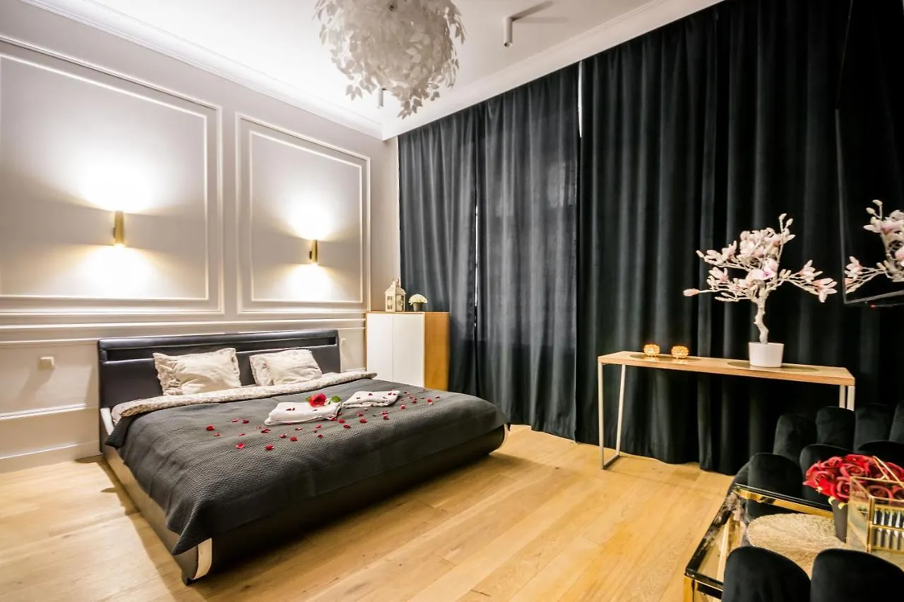Magical Jacuzzi Apartment Kraków